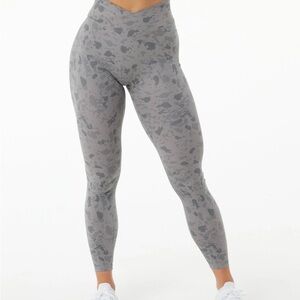 Alphalete Surface Power Legging Pebble Print Grey Small